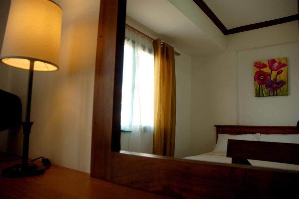 Isabelle Royale Paranaque Paranaque City Exterior photo